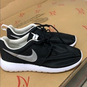 Nike Youth Sized Running Shoes